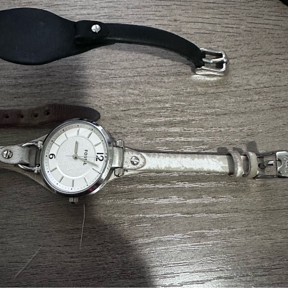 FOSSIL | Watch + Extra strap Bundle | 3 faces, 3 straps - Picture 8 of 9